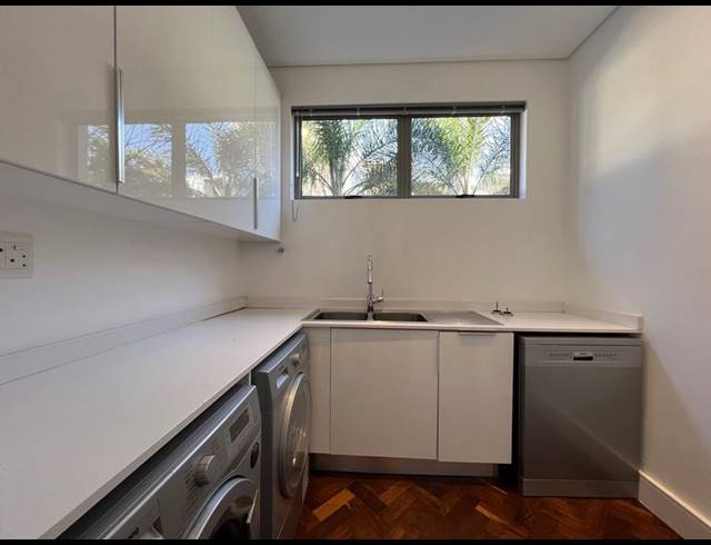 2 BEDROOM APARTMENT FOR SALE IN HYDE PARK
